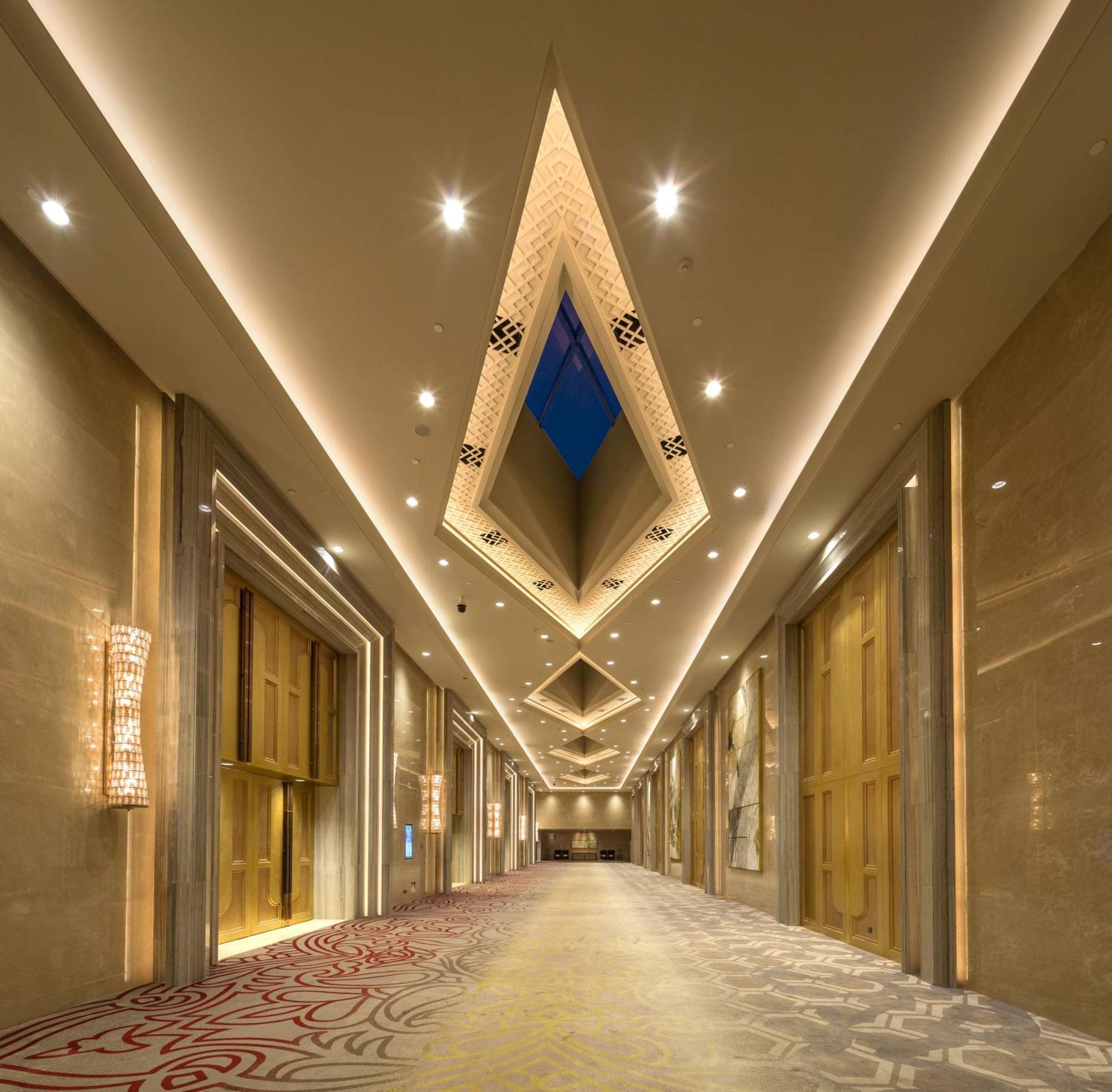 Hilton Urumqi Luaran gambar